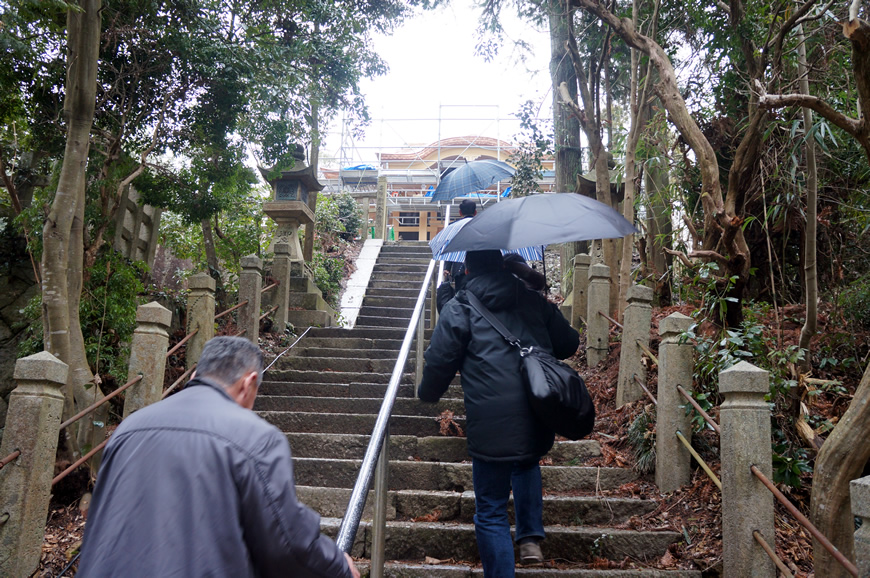 本堂より向拝天井の景観